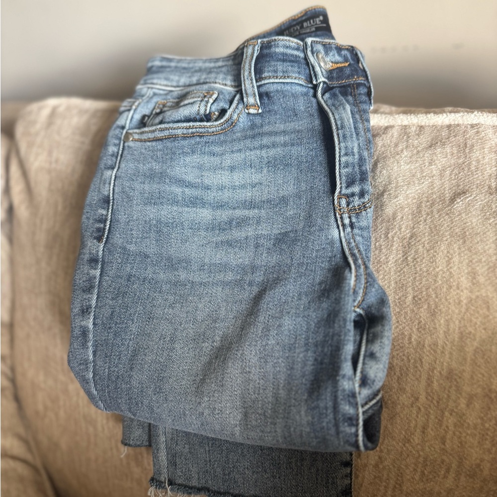 Judy Blue Slim Fit Medium Wash Jeans - Picture 6 of 9